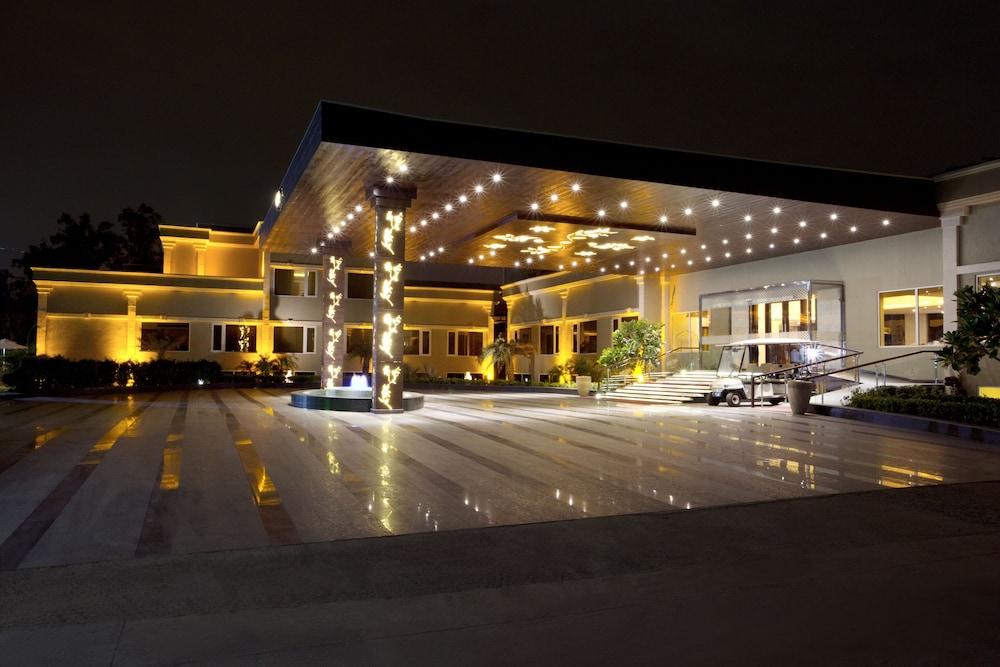 Atrio By Devam Hotel Gurgaon Eksteriør billede