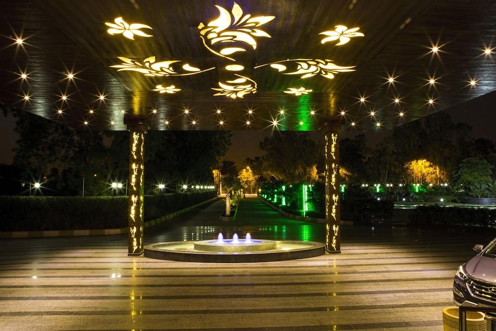 Atrio By Devam Hotel Gurgaon Eksteriør billede