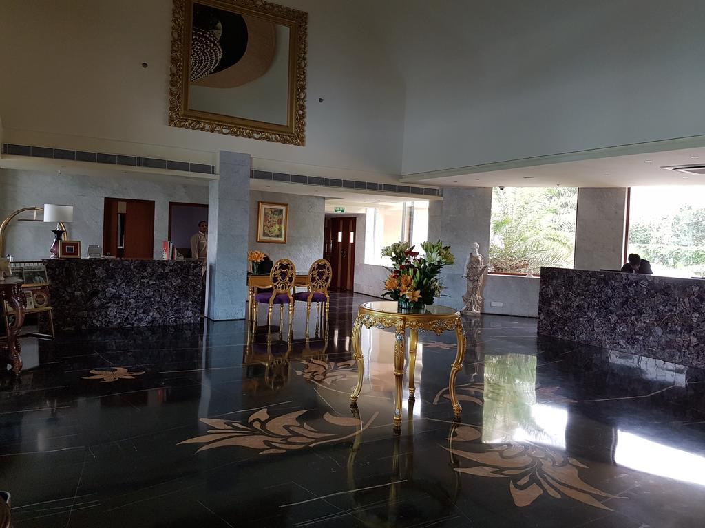 Atrio By Devam Hotel Gurgaon Eksteriør billede