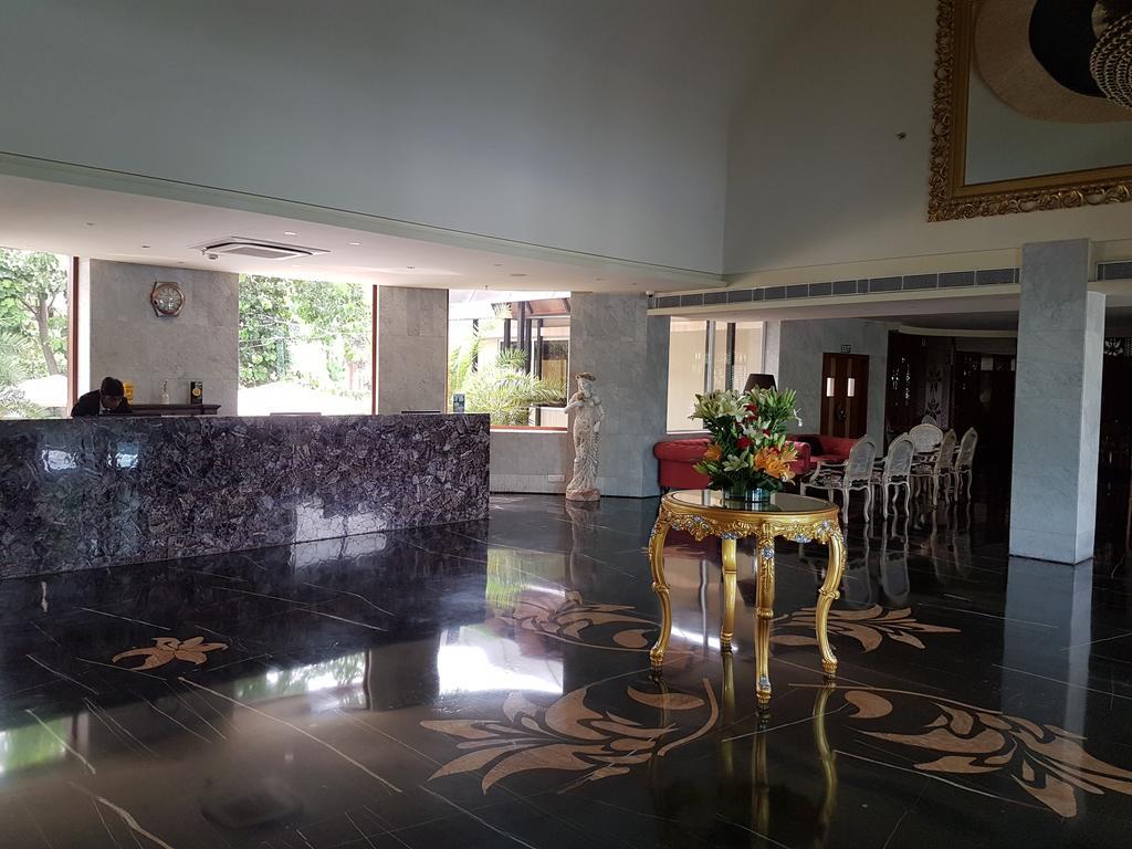 Atrio By Devam Hotel Gurgaon Eksteriør billede