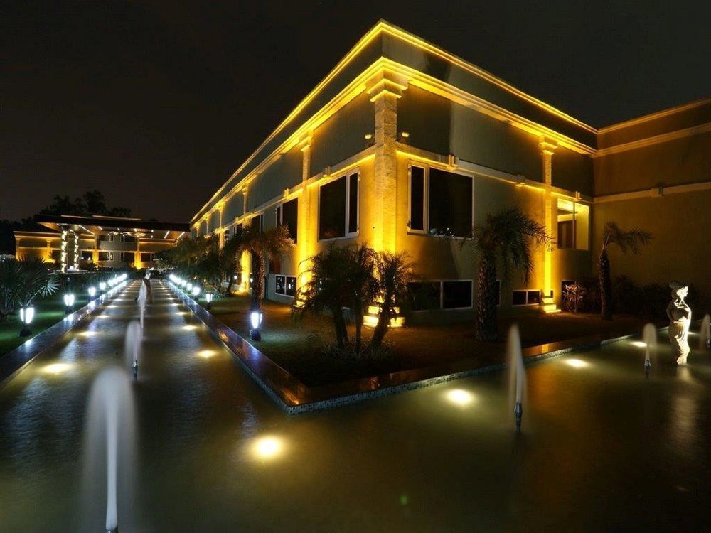 Atrio By Devam Hotel Gurgaon Eksteriør billede