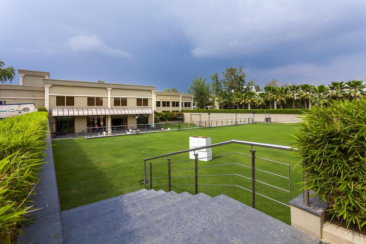 Atrio By Devam Hotel Gurgaon Eksteriør billede