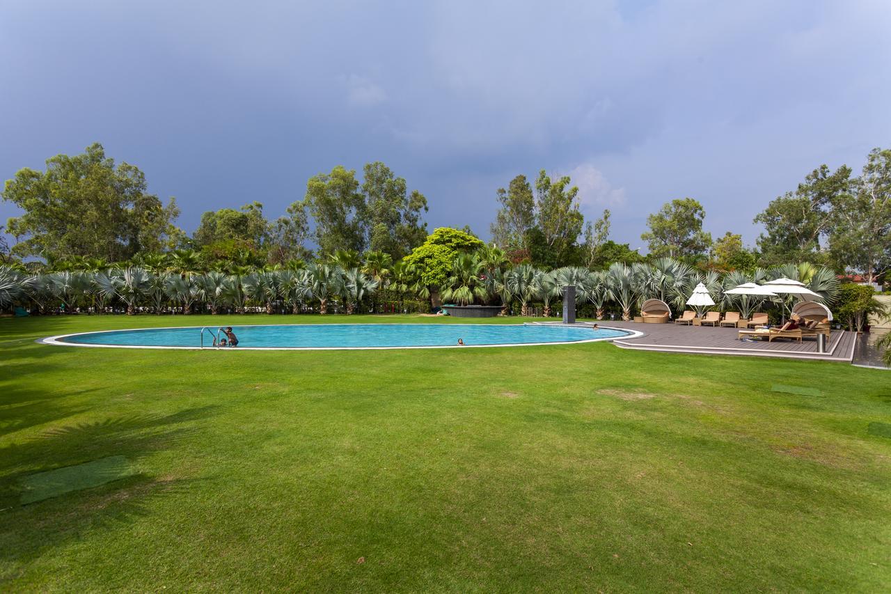 Atrio By Devam Hotel Gurgaon Eksteriør billede